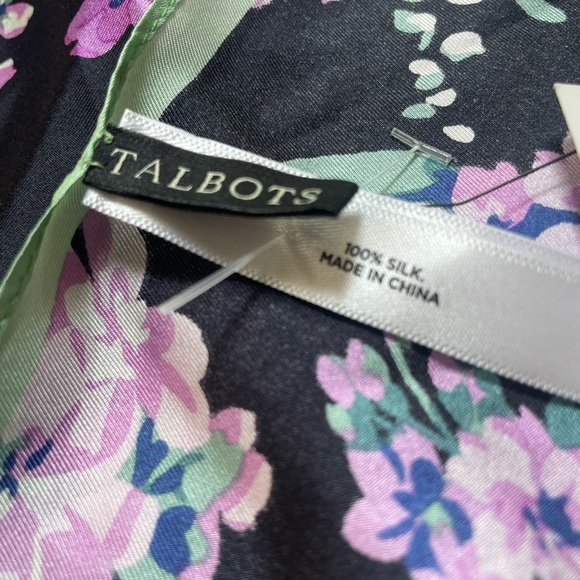 Talbots New With Tag 100% Silk Botanical Scarf - Picture 5 of 7